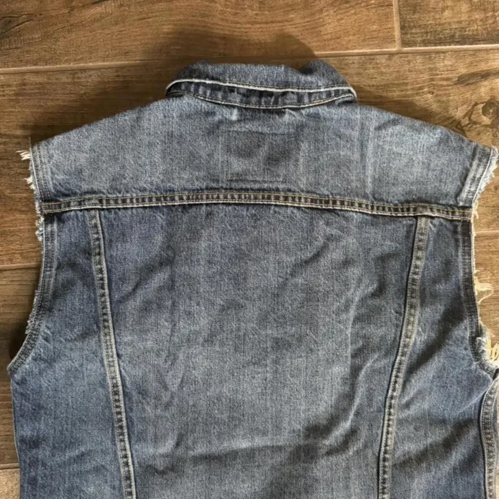 Levis levi sleeveless